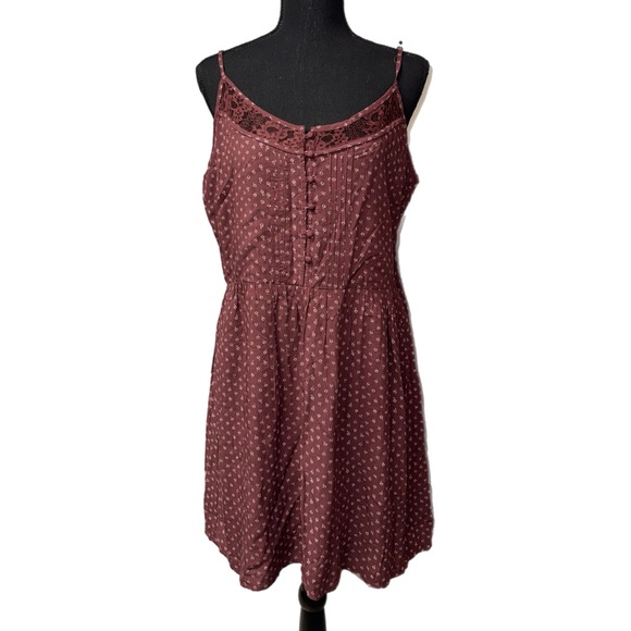 Abercrombie & Fitch - Maroon Floral Sleeveless Dress - Lace Detail - Size Large - Picture 8 of 8